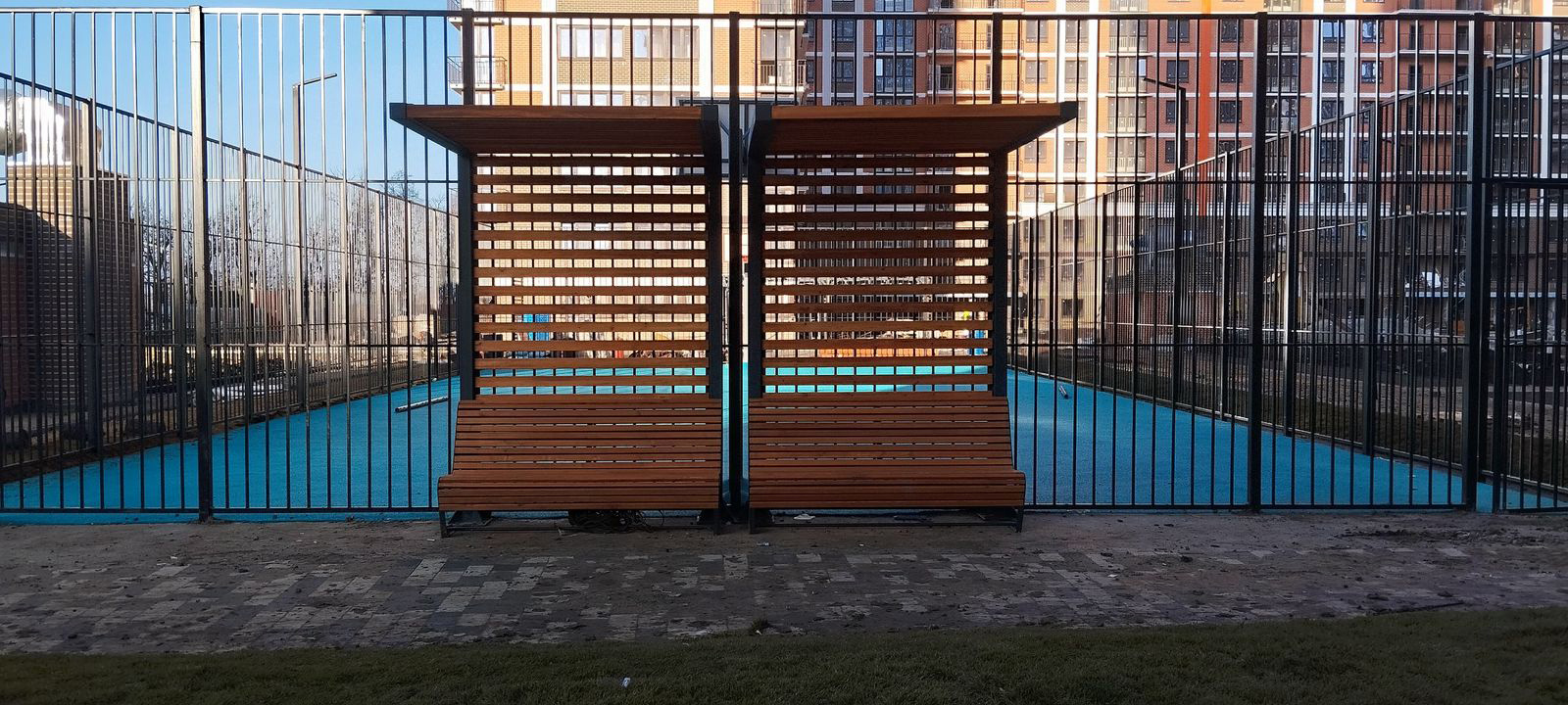 МАФы и горка в ЖК - фото 4