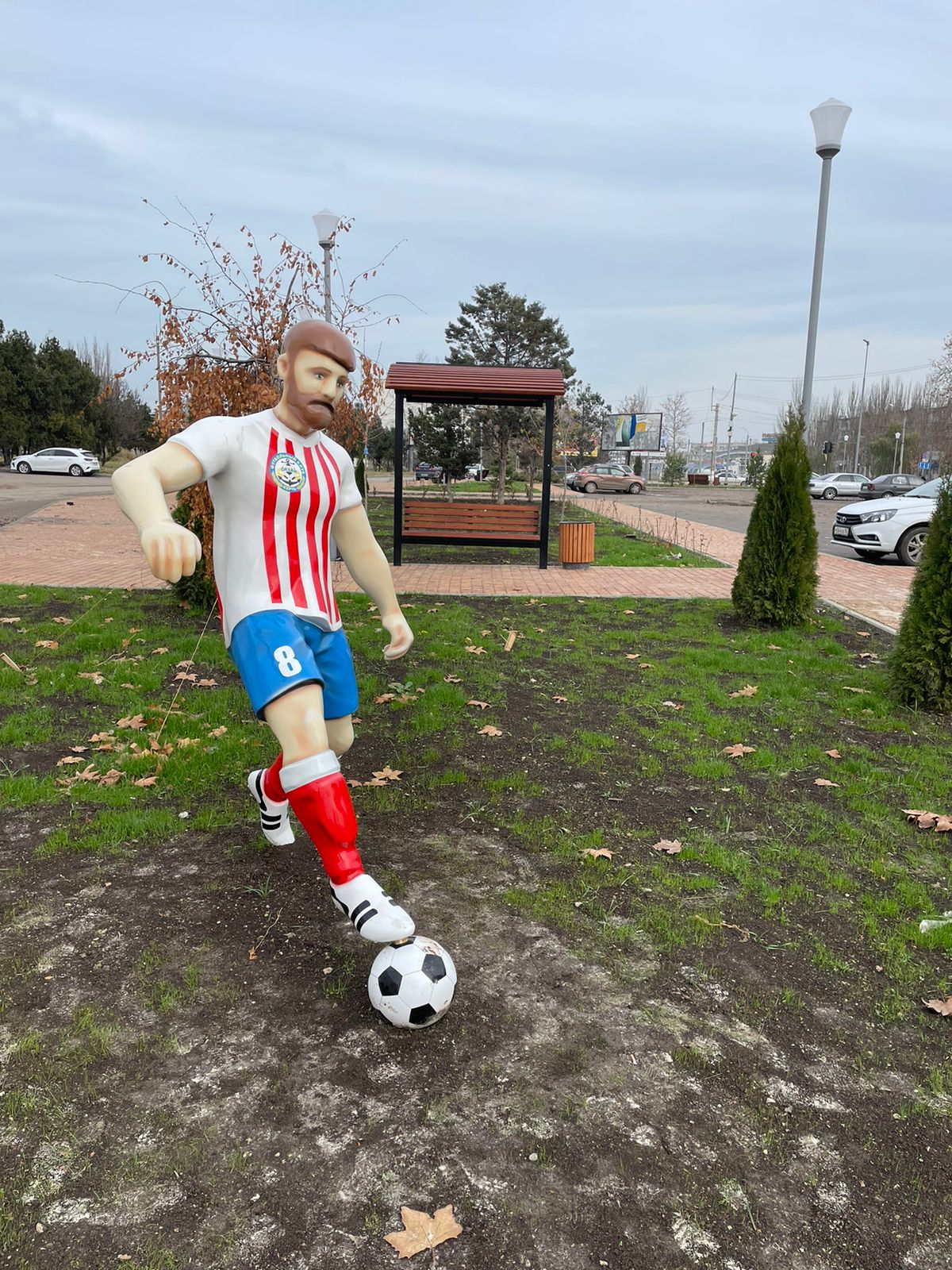 Стеклопластиковые фигуры футболистов и МАФы на стадион Динамо - фото 19