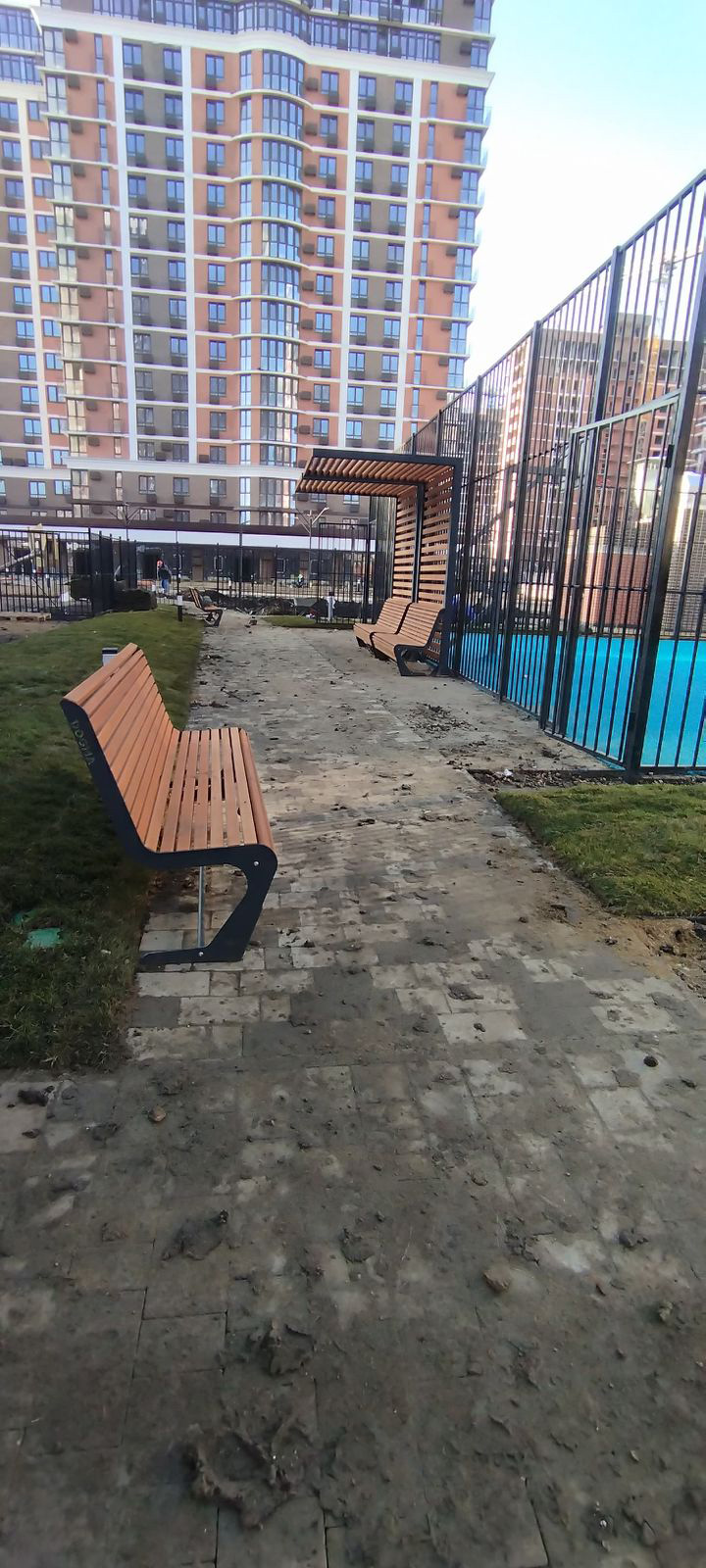 МАФы и горка в ЖК - фото 6