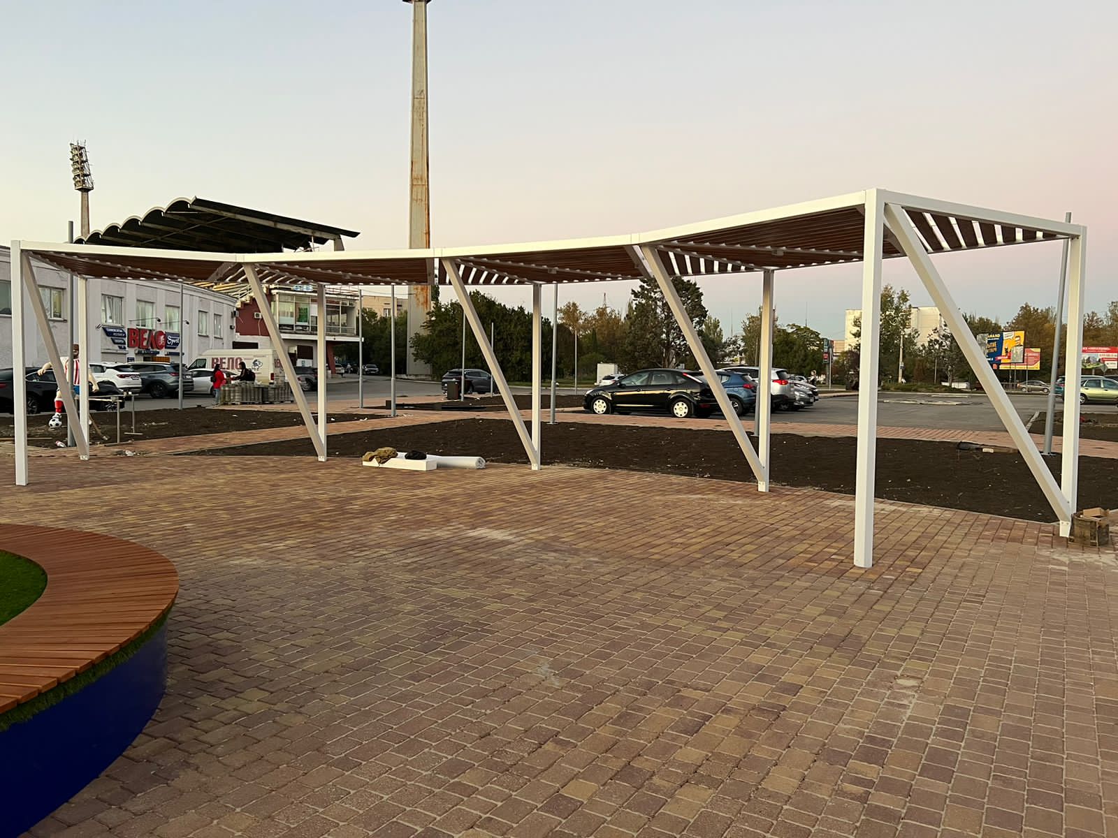 Стеклопластиковые фигуры футболистов и МАФы на стадион Динамо - фото 12