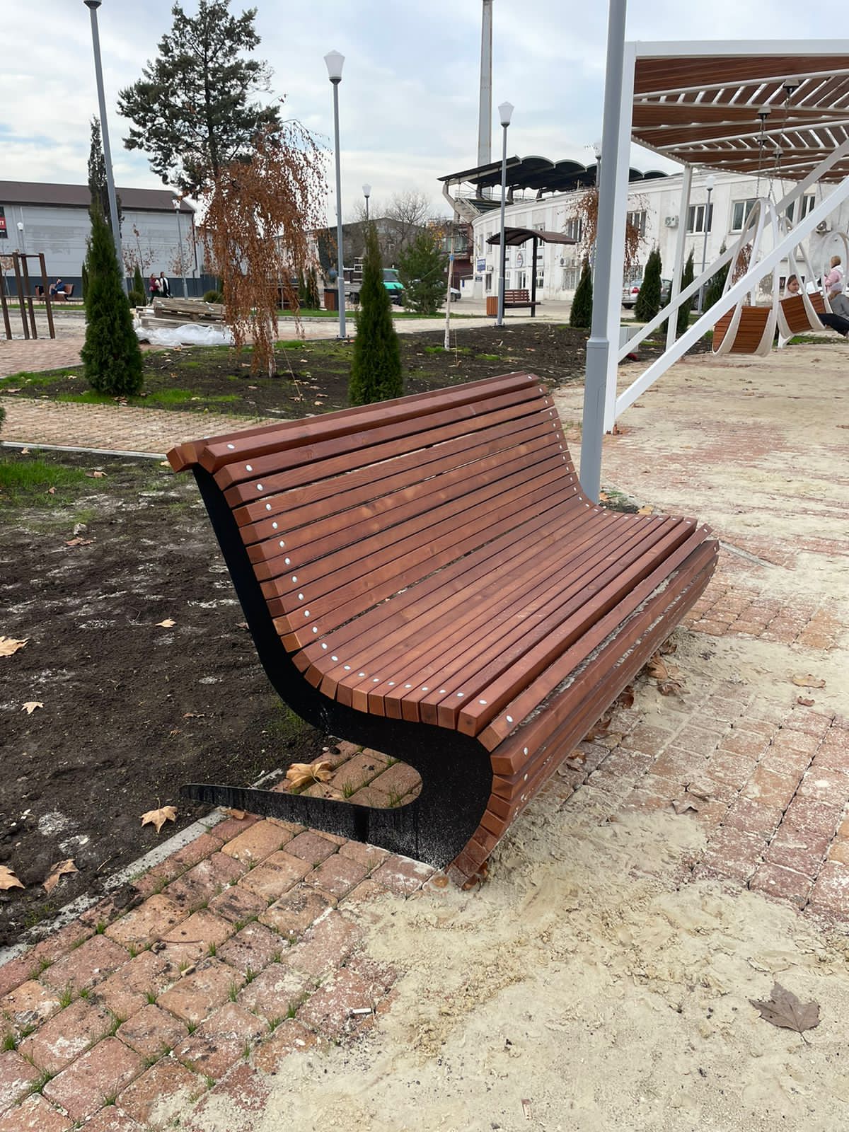 Стеклопластиковые фигуры футболистов и МАФы на стадион Динамо - фото 3