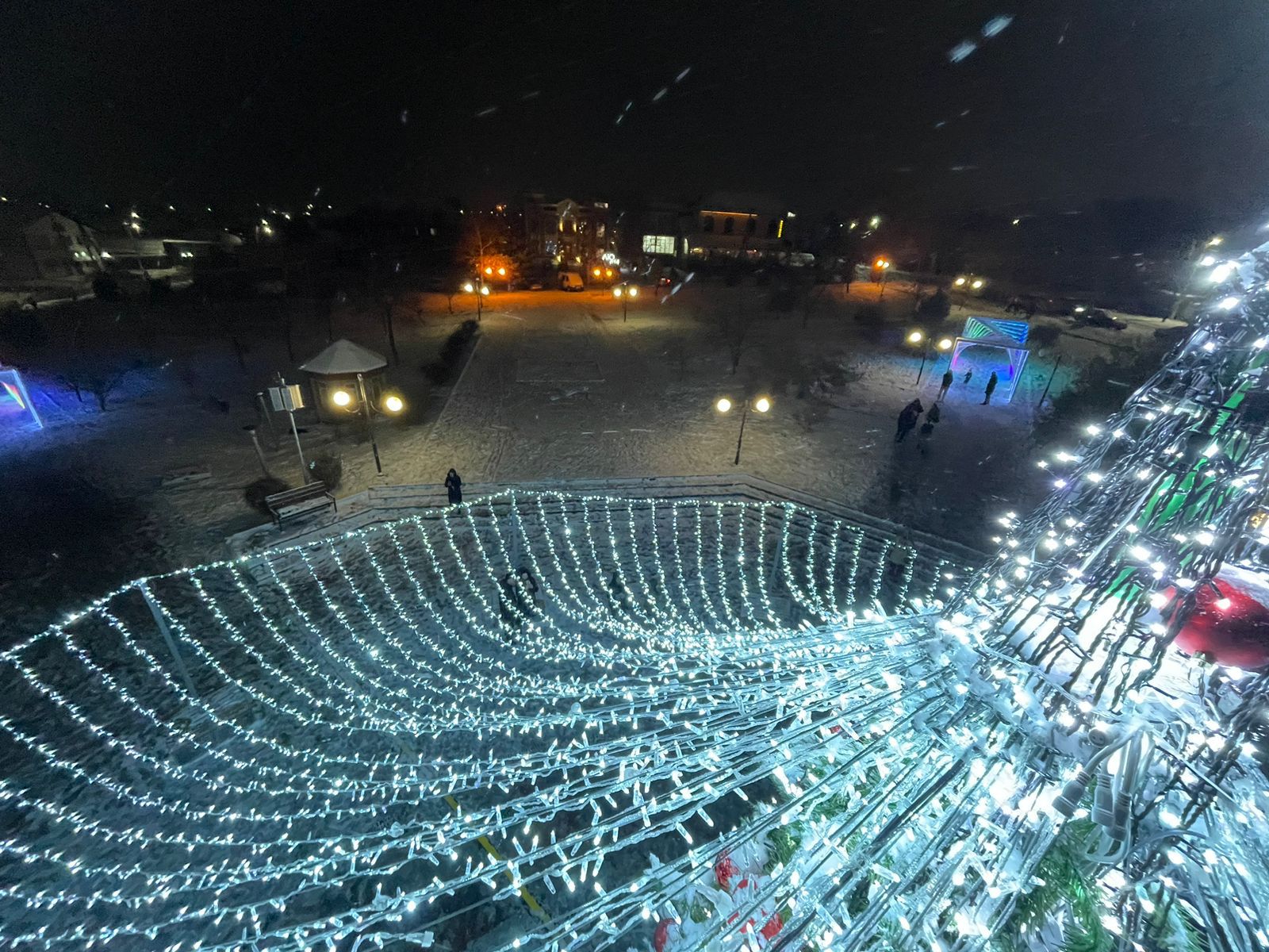 Украшение города к Новому году - фото 2