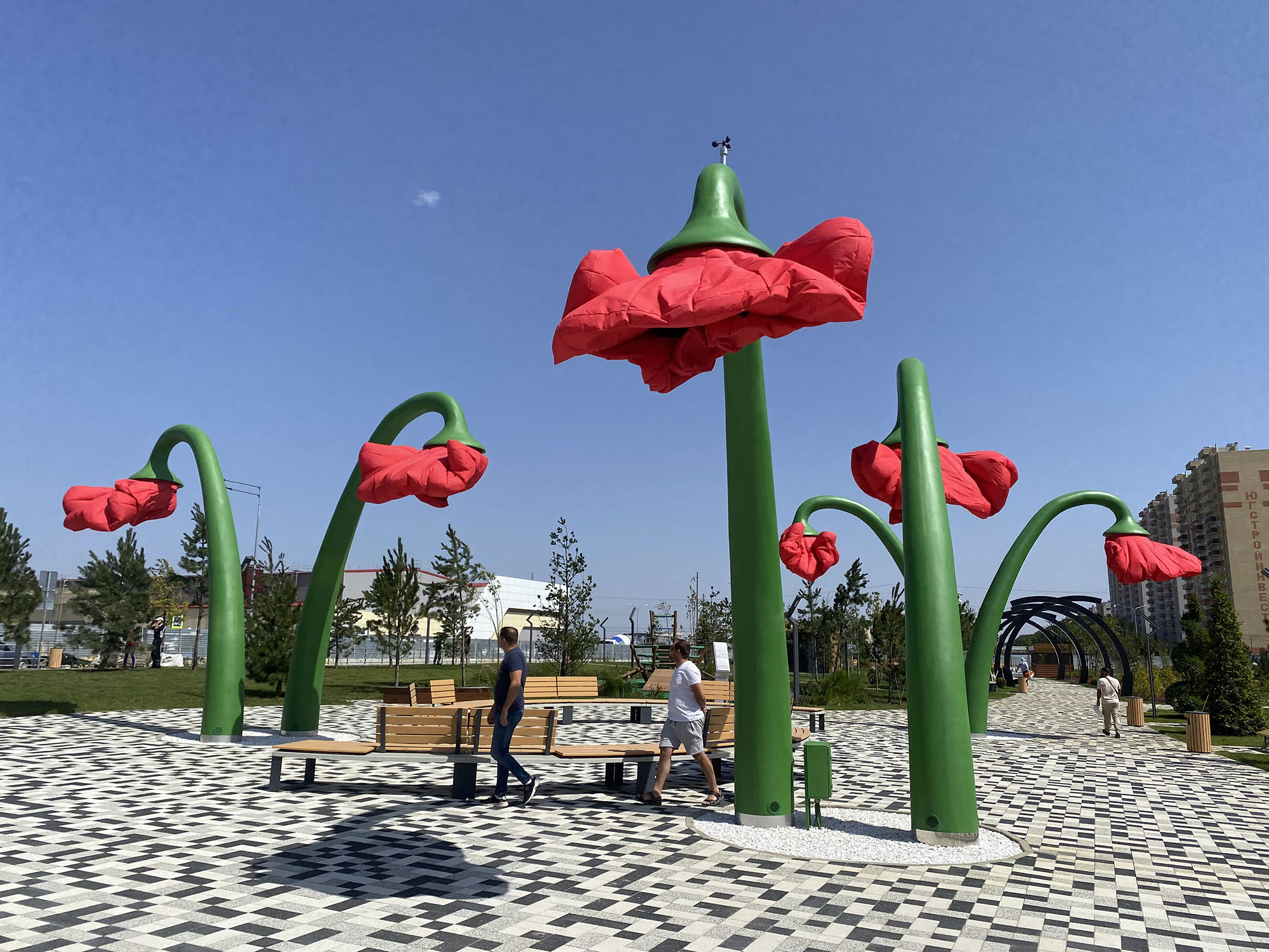 Бульвар Щипакина (Аллея героев России) - фото 12