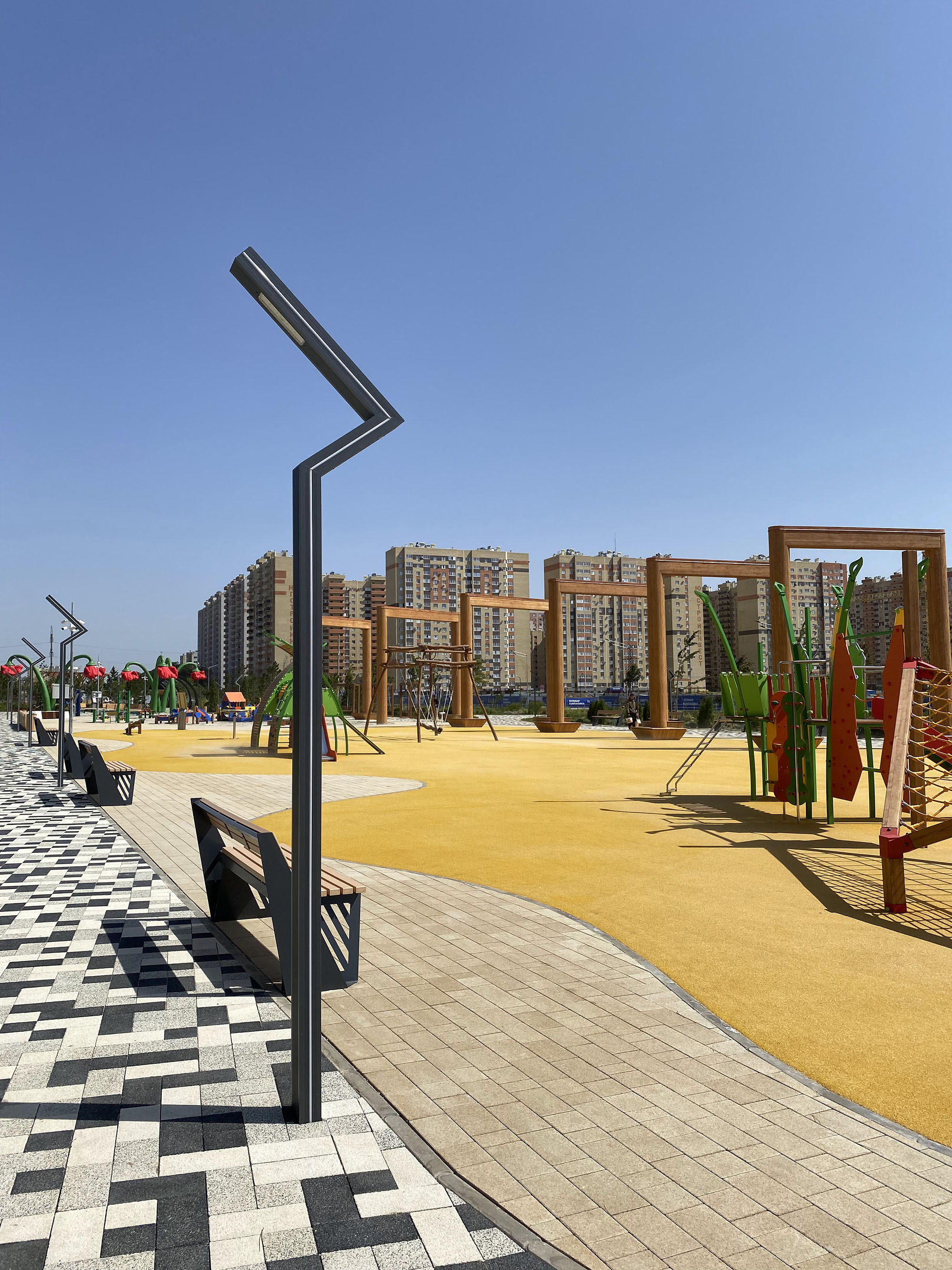 Бульвар Щипакина (Аллея героев России) Бульвар Щипакина (Аллея героев России) - фото 1