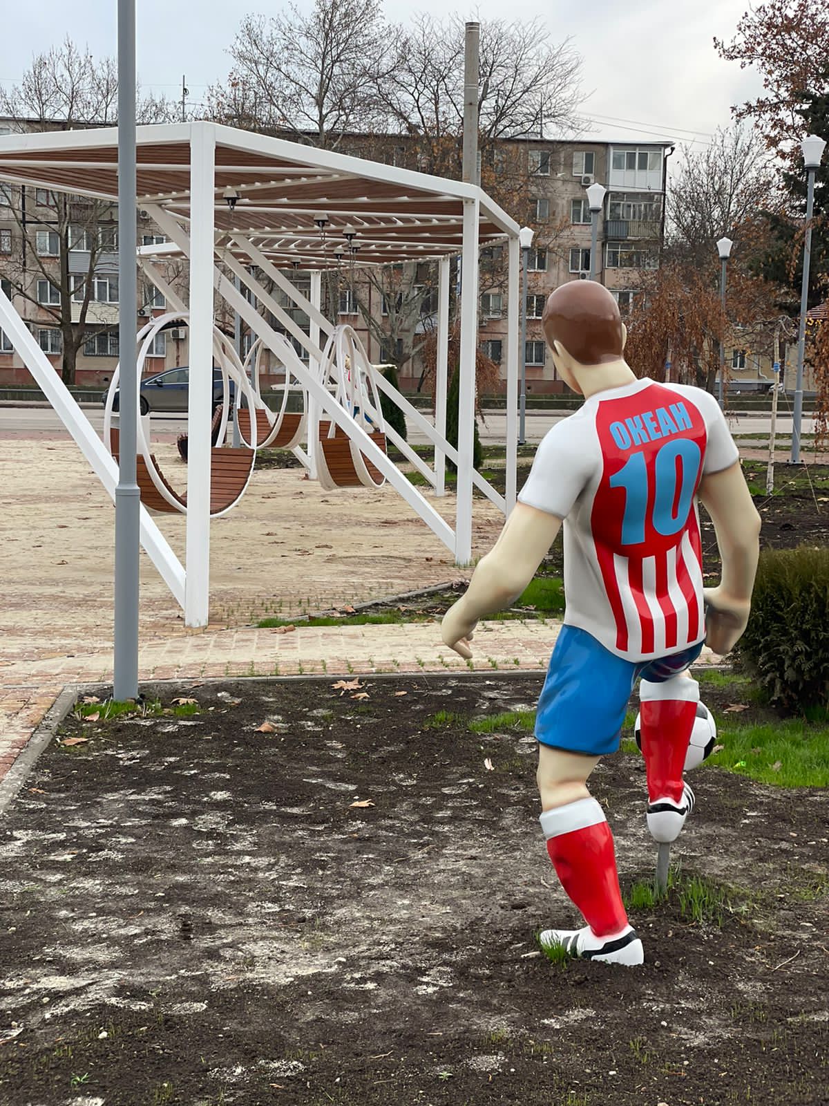 Стеклопластиковые фигуры футболистов и МАФы на стадион Динамо - фото 26