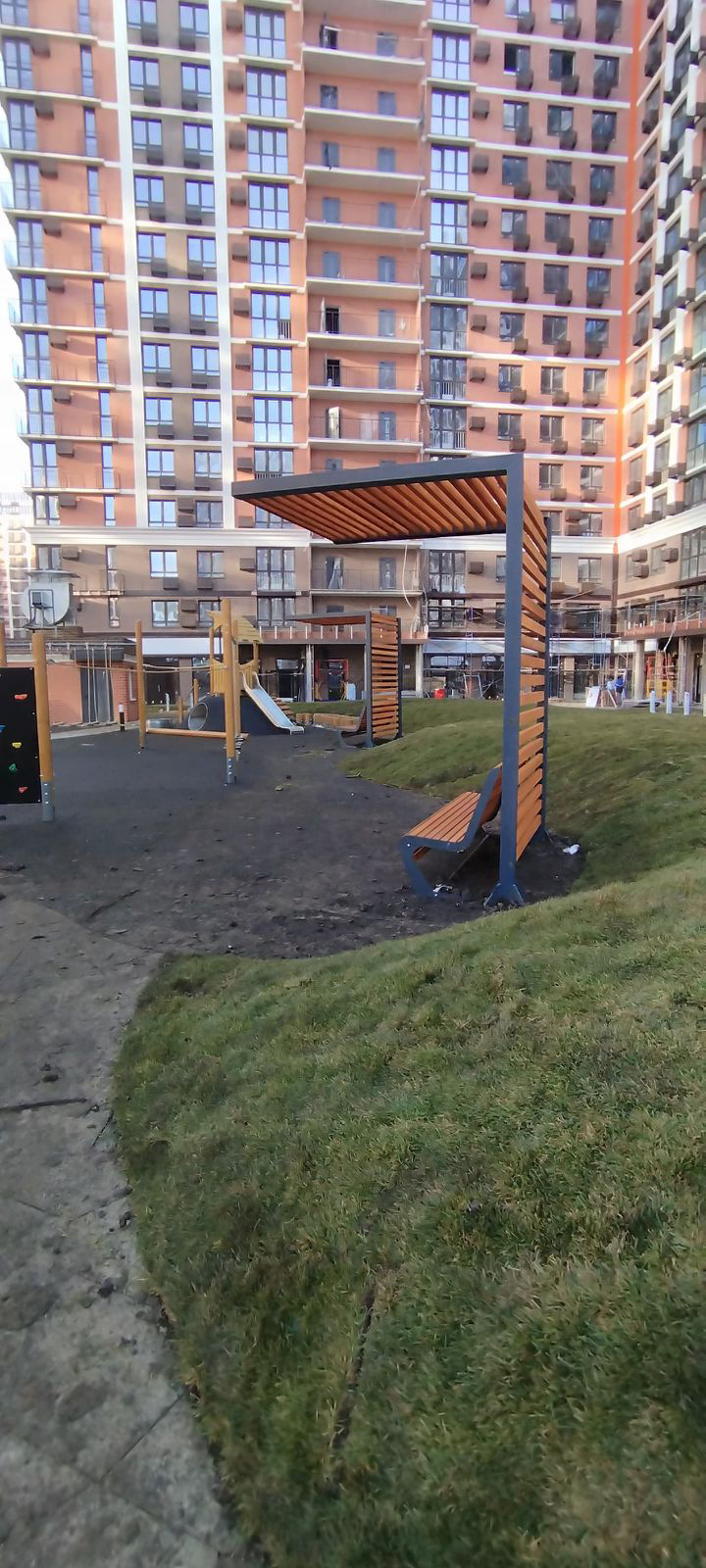 МАФы и горка в ЖК - фото 12