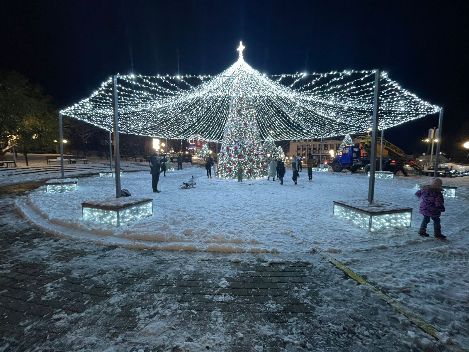 Украшение города к Новому году - фото 3