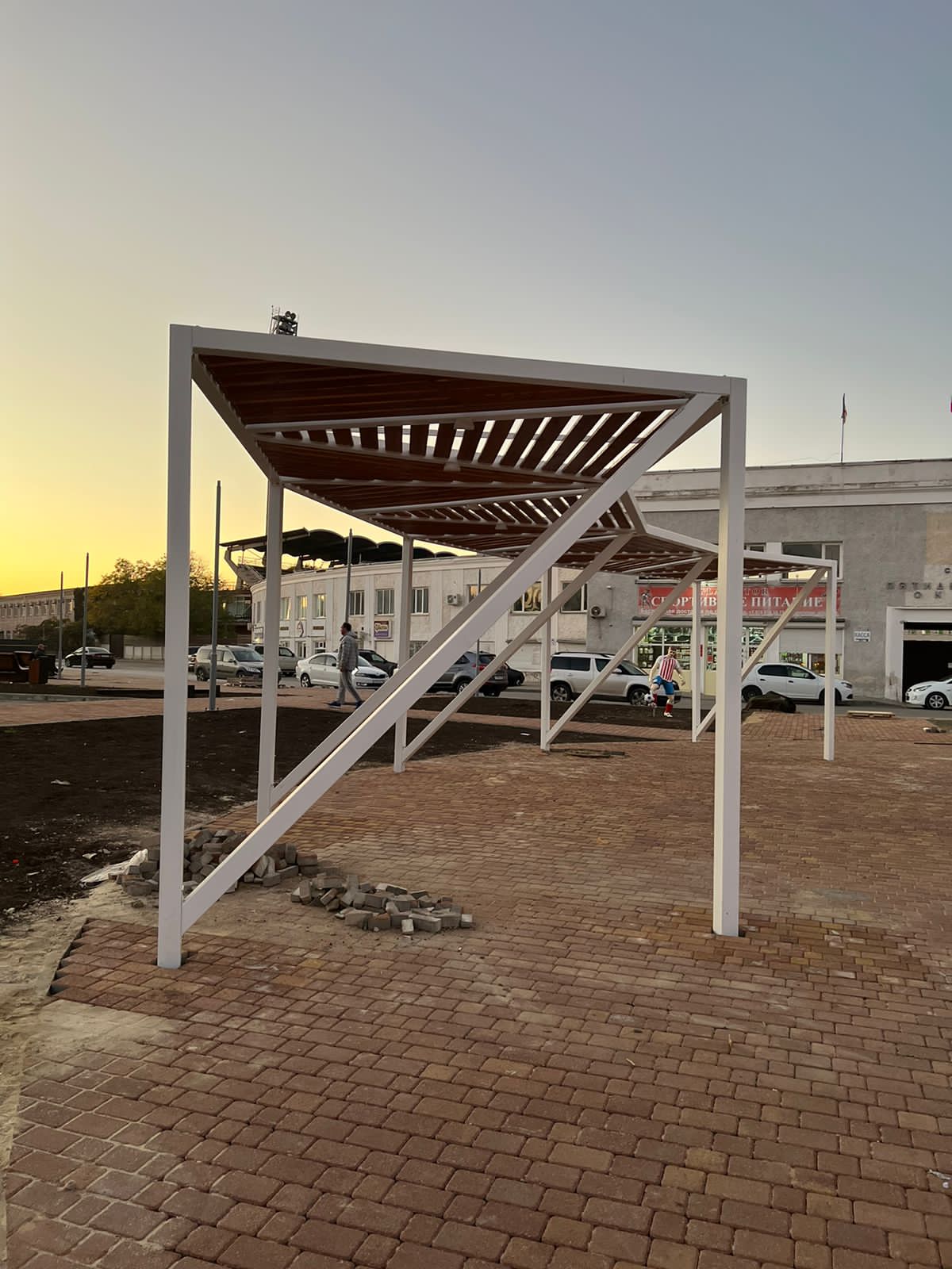 Стеклопластиковые фигуры футболистов и МАФы на стадион Динамо - фото 33