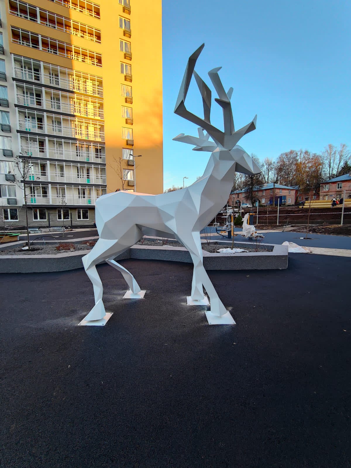 Полигональные фигуры в ЖК для Девелопмент-Юг Полигональные фигуры в ЖК для Девелопмент-Юг - фото 1